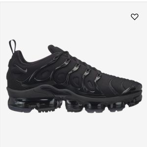 Nike Black Vapormax Plus